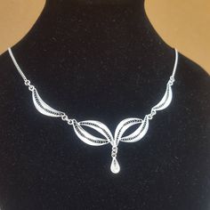 Filigree necklace, handmaded in Italy, weight: 5.5 gr Matchable with https://www.etsy.com/it/listing/527417796 All items are handmade and personally designed. Custom orders are welcome! Handmade Silver Teardrop Necklaces, Handmade Silver Teardrop Necklace, Elegant Teardrop Sterling Silver Necklace, Elegant Filigree Teardrop Necklace, Elegant Teardrop Filigree Necklace, Handmade Silver Bridal Necklace As Gift, Ornate Silver Teardrop Necklace, Ornate Teardrop Necklace For Gift, Delicate Silver Necklace With Elegant Design