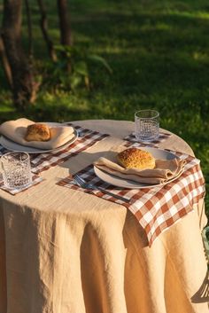 A set of minimalist linen placemats. Linen is aesthetic and functional, it adds a touch of elegance in all simplicity. Placemats are versatile, they will nicely enhance your dishes in the kitchen or in the dining room while protecting your table. Please note that the actual color may vary due to many monitor and browser options. * ABOUT This listing includes a set of 2, 4, 6, 8, or 10 placemats (please choose) Medium-weight linen (approx. 190 gsm) Made from 100% certified European linen (OEKO TE Wall Decor Storage, Runner Kitchen, Natural Textiles, Quick Gifts, Just Peachy, Linen Duvet Covers, Sustainable Gifts, Wellness Gifts, Linen Placemats