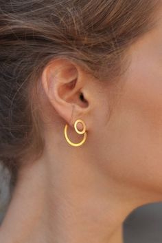 #Gold #CircleEarJacket #DoubleSided #earjacketearring #Earrings #RoundEarJacket #goldEarJackets #CircleEarrings #GiftIdea #forHer #goldearrings #goldearjacket #circlestuds #hollowcircle #Jewelry #onlineshopping #jewelry #אופנהישראלית #סטייל #פשניסטה #fashionjewelry #accessories #etsyshop #etsy #etsyseller #etsystore Gold Ear Jacket, Double Sided Earrings, Minimalist Earrings Gold, Ear Climber, Ear Pins, Earrings Round, Circle Earrings Studs, Gold Circle, Ear Jacket