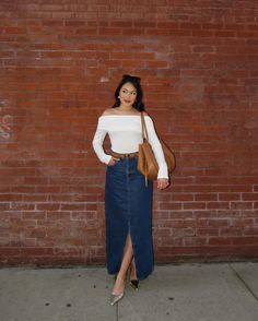 24 Chic and Classy Long Skirt Outfit Ideas You'll Love - The Wandering Girl Long Jean Skirts Outfit, Long Skirt Denim Outfit, Denim Long Skirt Outfit Ideas, Classy Long Skirt, Long Jeans Skirt Outfit, Denim Long Skirt Outfit, Long Skirt Outfit Ideas, Long Jean Skirts, Jean Skirt Long