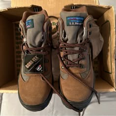 New In Box With Tags. Size 8.5 Women's By Ll Bean. Hiking Boots! Hiking Boots Aesthetic, Vintage Hiking Boots, Brown Rain Boots, Fall Checklist, Shoes Reference, Brown Work Boots, Vintage Hiking, Ll Bean Boots, Womens Duck Boots