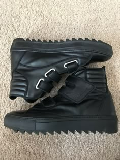 Raf Simons Velcro Extreme high top Vibram Sole touch Strap Sneaker 43 10 Rare Archive Shoes. Condition is Pre-owned. Shipped with USPS Priority Mail 2-3 day delivery with signature confirmation and tracking Made in Italy Condition is still very good. Leather is in good shape. Sole has minimal heel drag as can be seen. Sz 43 fits like a 10-11. Very rare shoe due to the sole it has. Production was very limited Raf Simons Shoes, Raf Simons Sneakers, Raf Simmons, Rare Shoes, Velcro Sneakers, Raf Simons, Platform Boots, All Black Sneakers, High Tops