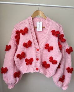 Let the pink cardigan with red bows warm you up on New Year's Eve🎀♥️ Cute Pink Cardigan, How To Style Pink Cardigan, Pink Crochet Cardigan, Pink Crochet Sweater, Pink Cardigan Outfit, Granny Square Cardigan, Square Cardigan, Comfy Bedroom