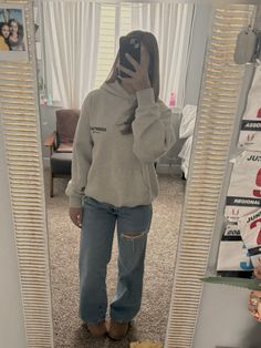 Hoodie With Jeans Outfits, Light Wash Blue Jeans Outfit, Jean And Hoodie Outfit, School Inspo Outfits, Essentials Hoodie Outfit, Cute Everyday Outfits For School, Essentials Fear Of God Hoodie, Fear Of God Hoodie