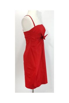 Size 2 Red Cotton Blend Dress Retail $295.00 Made in the USA Cotton blend 100% Polyester lining Zip closure on back Bow under bust 16 underarm to underarm 30 waist 42 hips 36 total length Cotton Blends Dress, Fashion Minimalist, Styles Fashion, Minimalist Fashion, One Shoulder Formal Dress, One Shoulder Dress, On Back, Made In The Usa, Size 2