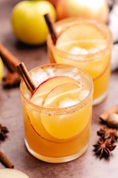 This apple cider margarita combines the best of fall flavors with a refreshing twist. You can make this spiced apple cider margarita in no time for your next gathering. Don’t forget to save this fall margarita recipe for later! Fall Margaritas For A Crowd, Apple Margarita Recipe, Cider Margarita Recipe, Fall Margarita, Apple Cider Margarita, Cider Margarita, Apple Margarita, Cocktails For Christmas, Cinnamon Sugar Rim