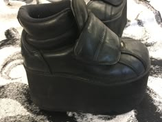 Vintage 90s BUFFALO tower 10cm high black platform techno rave shoes US6 UK3,5 EU36 Condition:Very good vintage Rare to find these with velcro straps instead of laces. Buffalo Shoes, Rave Shoes, Techno Rave, Techno Fashion, Buffalo London, Rock Chic, Love Clothing, Shoe Design, Black Platform