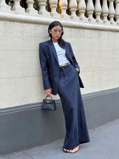 Navy Blue Hijab Outfit, Long Skirt Suits, Vintage Suit, Casual Chique, Corporate Outfits, Vintage Suits, Hijabi Outfits, Outfit Look, Fashion Mistakes