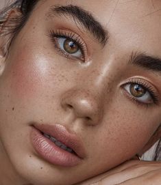 Glowing Skin with these 5 Tips Best Under Eye Concealer, Corp Perfect, Make Up Foundation, Makeup Tip, 얼굴 드로잉, Concealer For Dark Circles, Beauty Make-up