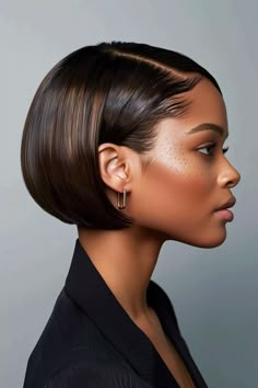 25 Trendy Ear Length Short Bob Hairstyles to Try in 2024 Ear Length Bob, Rockstar Hair, Short Relaxed Hairstyles, Choppy Bob Haircuts, Chic Short Hair, Choppy Bob Hairstyles, Short Natural Hair, Hair Affair