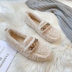 Embrace the chilly season in unparalleled comfort with these elegant Winter Loafers. Featuring a luxurious faux sheep fur upper and a cozy fleece lining, these plush moccasins bring a touch of opulence to your casual footwear. Their classic slip-on design is accented with a stylish buckle, marrying functionality with fashion for those frosty days.[Comfortable Fit]: Tailored to fit true to your normal size, these loafers provide a snug, no-slip experience for all-day wear.[Quality Craftsmanship]: Plus Y2k, Aesthetic Wear, Fur Loafers, Outfits Coquette, Barefoot Boots, Winter Wear Women, Winter Flats, Fluffy Shoes, Dark Academia Outfits