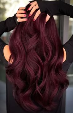 50 Hottest Red Hair Color Ideas for 2024 - The Trend Spotter Pelo Color Borgoña, Pelo Color Vino, Wine Hair Color, Dark Red Hair Color, Hair Color Burgundy, Dark Red Hair