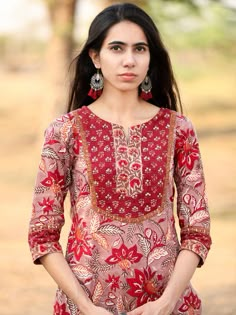 Kalamkari Kurti, One Piece Party, Daily Wear Dress, Salwar Neck Designs, Colour Fashion, New Kurti Designs