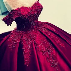 Burgundy Wedding Dress, Ball Gown Quinceanera Dresses, Burgundy Prom Dresses, Prom Dress Burgundy, Red Formal Dresses, Ball Gown Prom Dresses, Dresses Off Shoulder, Burgundy Prom, Gown Prom Dresses