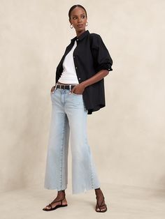 Wide-Leg Crop Raw-Hem Destruct Jean | Banana Republic Factory Wide Leg Cropped Jeans Outfit, Cropped Pants Outfit, Cropped Jeans Outfit, Womens Casual Suits, Wide Leg Pants Jeans, Stylist Outfit, Everyday Casual Outfits, Johnny Collar, Jeans Outfit Summer