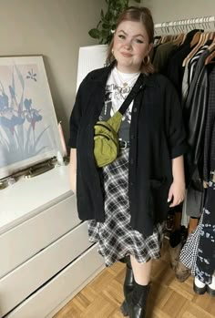 Spring 2024 Plus Size Outfits, Midsize Alternative Outfits, Tomboy Plus Size Outfits, Femme Lesbian Style Aesthetic, Artsy Streetwear, Mid Size Style, Teacher Fits, Plus Size 20