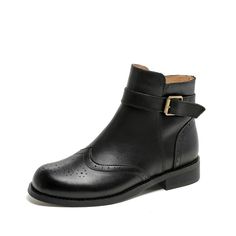 A firm every day favorite, these leather chelsea boots are perfect for long city days. They have a chic almond toe and are set on a 30mm low block heel. Wear them every day to punctuate a relaxed and pared-back ensemble. Color: Black/BrownMaterial: Cow LeatherLining: CottonInsole: Genuine Leather Sole: RubberHeels: 3 cm/1.18"Tube Height: 11 cm/4.33"Fit: Medium to Wide, Runs Normal.Origin: Made in China Production Time: About 3-5 days (Any exceptional case will email you, Please pay attention to Women Brogues, Botas Chelsea, Oxford Boots, Buckle Ankle Boots, Jeans Casual, Leather Chelsea Boots, Western Cowboy Boots, Spring Shoes, Chelsea Boot