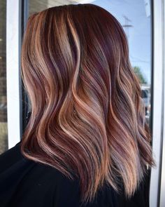 Hair Color Ideas For Winter 2023, Brown Hair With Red And Blonde Highlight, Auburn Hair With Money Piece, Redhead Hair, Dimensional Hair, Raven Hair, Dimensional Hair Color, Hip Hair, Red Hair With Blonde Highlights