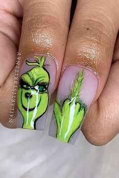 Cute Winter Nails Acrylic Short Simple, Cute Christmas Nails Grinch, Nails Christmas Designs Short, Grinch Christmas Nails Easy, Ugly Christmas Nails Funny, Matt Winter Nails, Christmas Nails Crazy, Simple Grinch Nails Short, The Grinch Christmas Nails