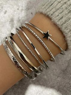 Plateado  Collar     Embellished Betrayal Quotes, Bangle Bracelet Set, Jewelry Accessories Ideas, Dope Jewelry, Stacked Jewelry, Funky Jewelry, Jewelry Lookbook, Silver Bangle Bracelets, Silver Bangle