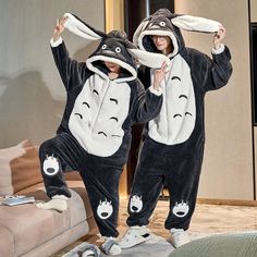 Onesie Couple, Cat Korean, Kawaii Totoro, Couples Pajamas, Jumpsuits Women, Couple Pajamas, Matching Pjs, Beach Towel Blanket, Warm Home