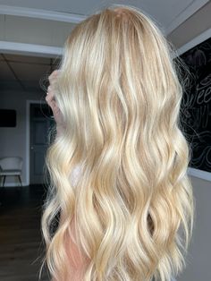 #brightblonde #livedinblonde #blondeinspo #balayage #babylights #brightblondehair Bright Blonde Winter Hair, Long Hair With Highlights Blonde, Highlighted Blonde Hair With Low Lights, Highlights Inspo Blonde, Bright Blonde Inspo Hair, Bree Shepard Hair, Golden Butter Blonde Hair, Super Light Blonde Balayage, Strawberry Light Blonde Hair