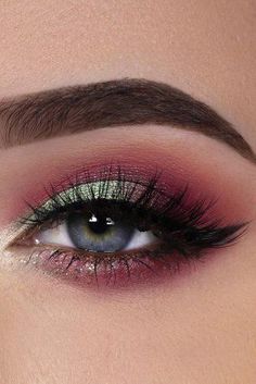 Wedding Makeup Ideas For Blue Eyes ★ makeup ideas for blue eyes blight eyeshadows with black arrow xwiesx Makeup Ideas Dramatic, Blue Eyes Make Up, Makeup Ideas For Blue Eyes, Oscars Makeup, Eye Makeup Bright, Arrow Board, Blue Eyes Makeup, Green Smokey Eye, Contour Makeup Tutorial