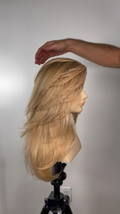 Short Face Framing Layers, Short Face Framing, Feathered Layered Hairstyles, Short Face, Butterfly Layers, Feathered Hair Cut, Shoulder Length Haircuts, Blonde Hair Transformations, Haircuts For Long Hair With Layers