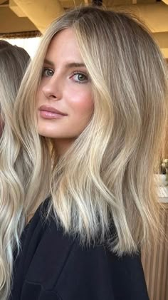 Mid Length Blonde Hair, Medium Blonde Hair, Summer Blonde Hair, Blonde Hair Transformations, Dirty Blonde Hair, Hair 2024, Penteado Cabelo Curto