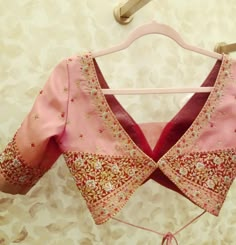 Patola Blouses, Front Blouse Designs, Lengha Blouse Designs, Green Blouse Designs, Simple Blouses, Pink Blouse Designs, Maggam Blouses, Pattern Blouses, Embroidered Blouses