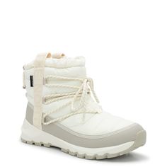 White Waterproof Boots For Winter Outdoor Activities, White Waterproof Boots For Winter Outdoor, White Casual Boots For Cold Weather, Casual White Boots For Cold Weather, White Waterproof Winter Boots, White Weatherproof Winter Boots, White Insulated Winter Boots, White Insulated Boots For Outdoor Activities, Insulated White Waterproof Boots For Outdoor