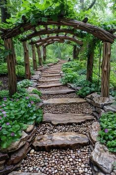 Backyard Pathway, Pathway Design, Casa Hobbit, Garden Walkway, Stone Path, Outdoor Decor Backyard, Garden Yard Ideas, Garden Pathway, Garden Backyard