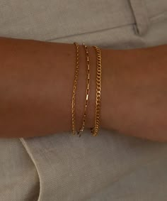 This gorgeous bracelet is perfect to live in. It's durable, adjustable, and so cute in a stack or alone. 14k gold filled, safe for sensitive skin & to shower in. Measures approximately 6.25 inches with an adjustable extension up to 6.75 inches. Available in smaller or larger lengths, as well as sterling silver. Email info@belladaar.com to place a custom order. Stack Gold Bracelets, Classy Gold Jewelry, Dainty Jewelry Aesthetic, Bracelets Gold Simple For Women, Xoxo Jewelry, Gold Bracelets Stacked, Golden Bracelet, Dainty Gold Bracelet