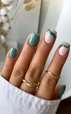 #TongueSignsOfIllHealth Swirl Short Nails, Nails 2022 Pink, Summer Nails 2022 Trends, Nails 2022 Trends Summer, Spring Gel Nails Ideas, Ive Summer, Summer Nails 2022 Color Trends, Short Nails Almond, Fall Colour Nails