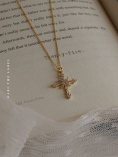 Jewelry Accessories Ideas, Jewelry Lookbook, Christian Jewelry, Cross Jewelry, Sterling Silver Cross, Chain Gold, Cross Charms, Girly Jewelry, Dream Jewelry