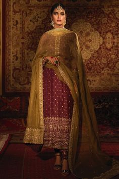 Grooms Mom, Shadi Dresses, Punjabi Fashion, Desi Fits, Frock Fashion, Indian Designer Suits, Traditional Indian Dress, Pakistani Wedding Outfits, Desi Outfits