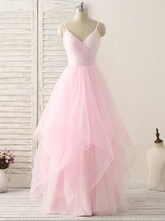 Fitted V-neck Tulle Dress, A-line Dress With Tulle Skirt And Fitted Bodice, V-neck Tulle Evening Dress, V-neck Tulle Dresses For Evening, A-line Dress With Fitted Bodice And Tulle Skirt, A-line Tulle Dress For Prom Season, Tulle Ball Gown Dresses With Fitted Bodice, Long Tulle Dress For Prom Season, Ruffled Organza V-neck Dress