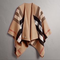 Burberry Reversibel Cape % Marino Wool 140x140cm/ 55.1x 55.1 In Maid In Italy New With -% Authentic Burberry Menswear, Burberry Cape, Cape Scarf, Burberry Plaid, Poncho Jacket, Burberry Scarf, Wool Poncho, Wool Cape, Capes For Women