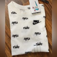 Nwt Boys Size S Boys Tank Tops, Kids Tank Tops, Womens Workout, Active Tank Tops, Nike Shirt, Best Tank Tops, Nike Tank Tops, Nikes Girl, Yoga Tank Tops