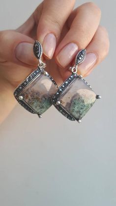 Square Large Earrings Huge Gemstone Agate Earrings Landscape Agate Dangle Huge Square Dangle  Earrings Unique Natural Agate JewelryLength of earrings 4,2 cmSize of the ring 2,5* 2,5 cmThe stone is natural, and each stone is unique, please check the available stone before ordering , as the one in the photo might be already sold!