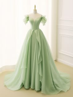 Prom Dress Green, Graduation Dresses Long, Tulle Long Prom Dress, Dress Quinceanera, Green Tulle, Long Formal Dress, Formal Dresses Gowns, Prom Dress Inspiration, Cute Prom Dresses