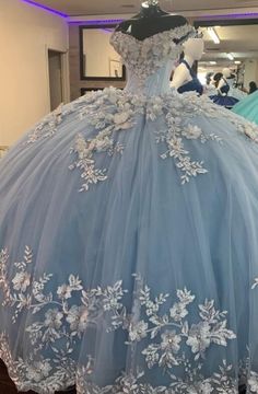 Blue Fitted Dress For Quinceanera, Blue Dress With Fitted Bodice For Quinceanera, Baby Blue Quinceanera Dresses, Blue Quince Dress, Light Blue Quinceanera Dresses, Baby Blue Quinceanera, Light Blue Quince, Cinderella Quinceanera Themes, Xv Dresses