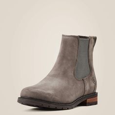 Gray Chelsea Boots, English Riding Boots, Closet Capsule, 2024 Shoes, Travel Outfit Ideas, Friends Style, Womens Waterproof Boots, Womens Work Boots, Chelsea Boots Women