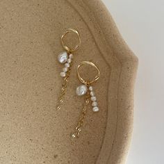 Quartz Earrings Diy, Pearl Chain Dangle Earrings, Single Dangle Pearl Earring, Pearl Dangle Earrings With Pearl Chain, Pearl White Dangle Earrings With Pearl Charm, Diy Pearl Jewelry, Statement Pearl Earrings, Keshi Pearl Earrings, Pearl Earrings Designs