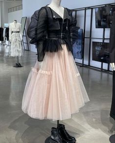 Pink Tulle Skirt Outfit, Aesthetic Chaos, Catwalk Dress, Tulle Skirts Outfit, Runway Fashion Couture, Causual Outfits, Looks Style, Retro Outfits, Pink Aesthetic