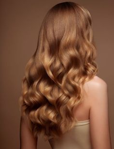 You'll want to get plenty of inspiration from these 30 must-try blonde hair colors, from ash and platinum to beachy blonde and bronde. These fresh shades and highlights are sure to inspire. #strawberry #blonde #hair Golden Blonde Hair Color, Ice Blonde Hair, Blonde Lowlights, Honey Blonde Hair Color, Global Hair, Blonde Hair Colors, Dark Blonde Hair Color, Golden Blonde Hair