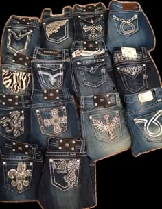 Street Punk Fashion, 2000 Clothes, Thrift Ideas, 2000s Clothing, Baggy Shirts, Y2k Fits, Rhinestone Jeans, Vintage Brands, Dream Jeans