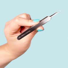 TWEEZE BLACKHEADS LIKE A PRO, APPROVED BY DR. PIMPLE POPPER The Official Dr. Pimple Popper Blackhead Tweezers allow you to easily and gently remove blackheads from the skin. This stainless steel tool offers a tensioned tweezer body and perfectly aligned, curved tips to provide a safe and effective way to pinch, pick-up Huge Blackheads, Comedone Extractor, Turmeric Vitamins, Hair Cleanser, Clogged Pores, Blackhead Remover, Skin Conditions, Tweezers