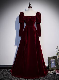 Made in a jacquard material this set is decorated in an eye capturing floral print certain to leave a long lasting impression. Burgundy Velvet Dress Long Sleeve, Burgundy Long Sleeve Dress Prom, Victorian Bridesmaid Dress Burgundy, Velvet Dress Square Neck Long, Luxury Long Sleeve Vintage Dress, Cheap Red Square Neck Dress, Burgundy Velvet Dress Long Sleeve Korean, Luxury Burgundy Festive Dresses, Cheap Long Sleeve Costume Dress