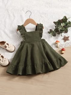 Style Your Clothes, Sewing Baby Clothes, Green Cute, Baby Dress Patterns, Girls Frock Design, Girl Dress Patterns